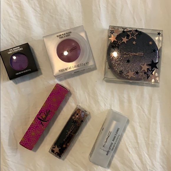 Brand new MAC Makeup bundle